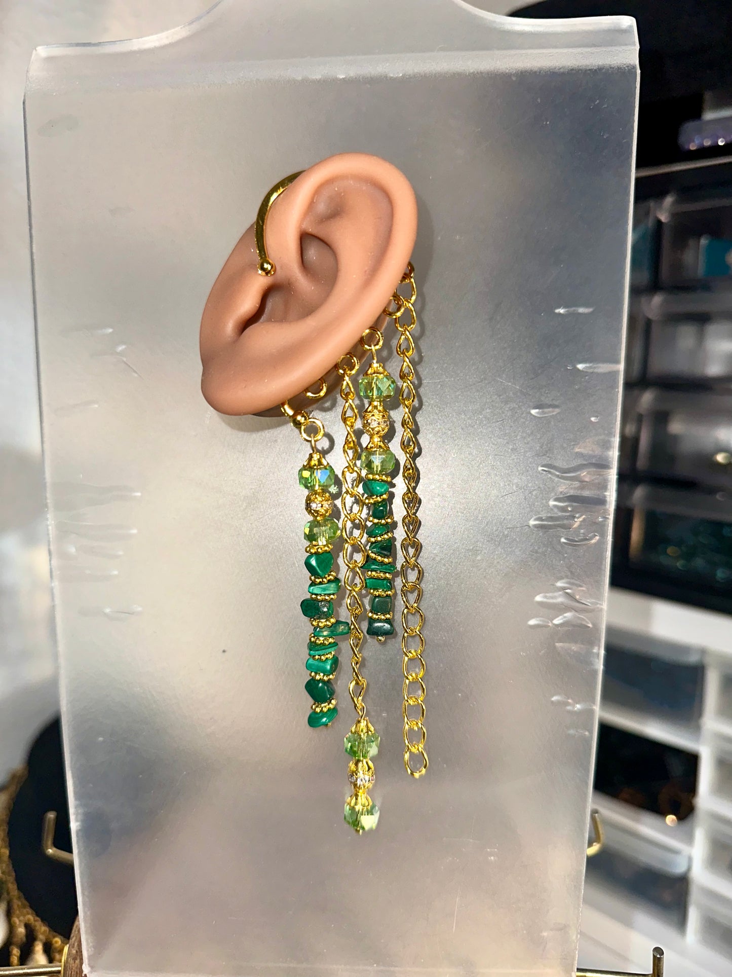 Malachite Goddess (Ear Cuff)