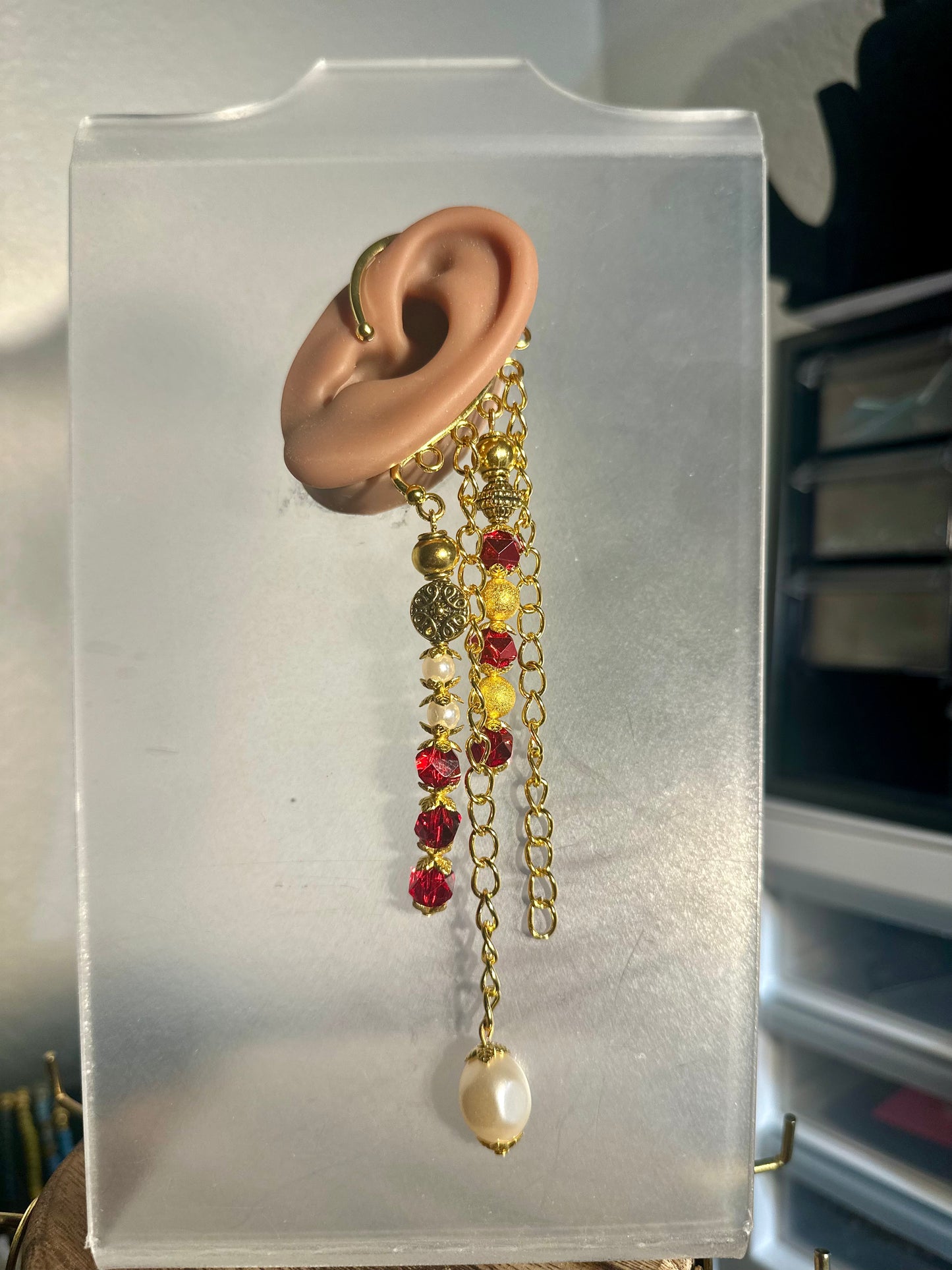 Crimson Pearl (Ear Cuff)