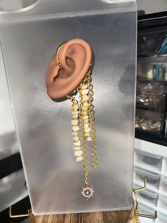 White Oracle (Ear Cuff)